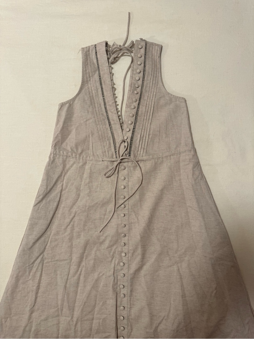 Unique Sleeveless V-Neck Oatmeal Linen Maxi Dress with Button Front - Picture 5 of 8